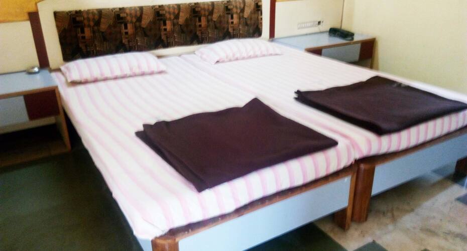 Navami Comforts Lodge, Moodabidri 5